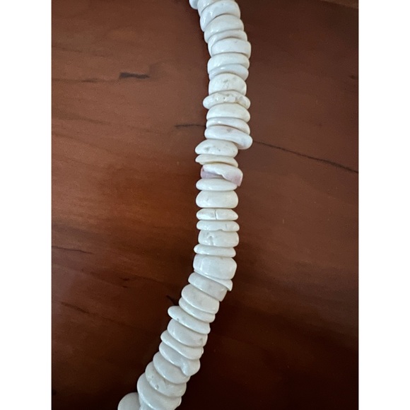 Vintage Hawaiian Puka Shell Necklace. - Picture 8 of 10